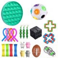 Kinder Anti -Stress -Fußball -Quadrierspielzeug Silikon Stressablastung Blasensensorische Spielzeuge Autismus Pop Pop Fidget Toys Set Set